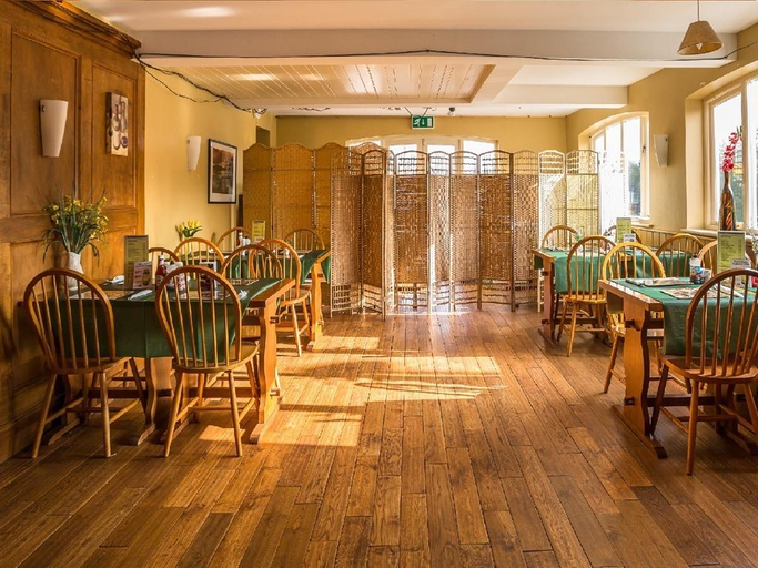 Food & Drinks 4, The Castle Hotel, Powys