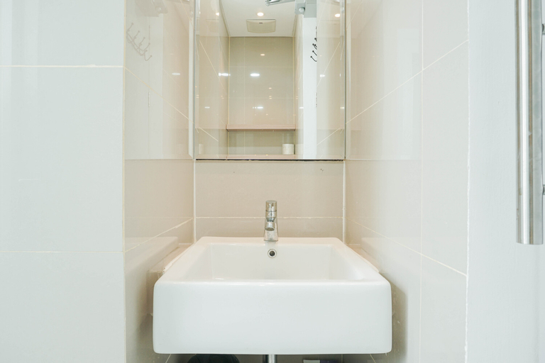 Bedroom 5, Warm and Cozy Studio Apartment at B Residence By Travelio, South Tangerang