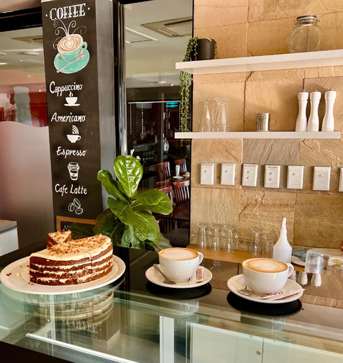 Food & Drinks 5, Hotel Thuringerhof, Windhoek East