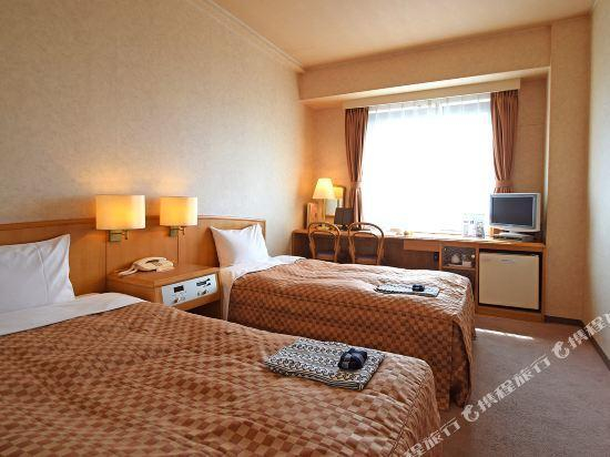 Others 4, Hotel Migrant, Tateyama