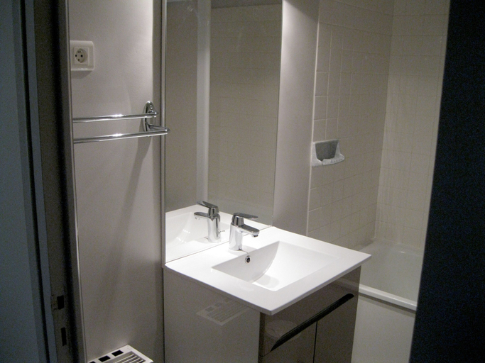 Bathroom, VVF Super-Besse Auvergne Sancy, Super Besse, Puy-de-Dôme