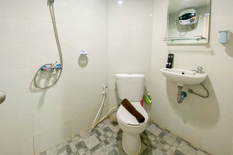 Bedroom 3, Comfortable 1BR without Living Room at Amartha View Apartment By Travelio, Semarang