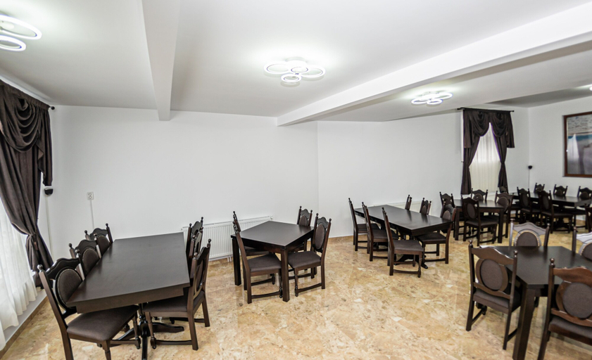 Food & Drinks 5, Casa Câmpulungeană, Campulung Moldovenesc