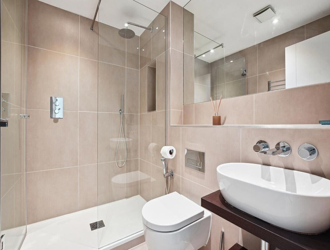 Bathroom 4, Buckingham Palace Residences by Aeria Apartments, London