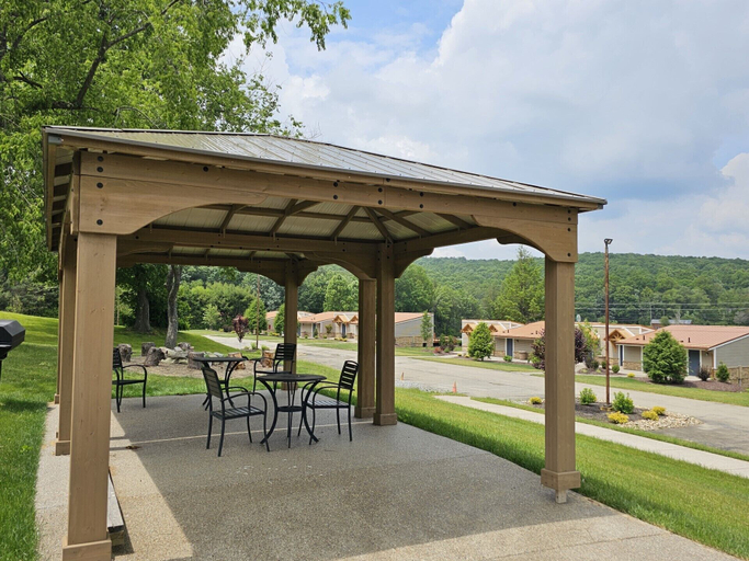 Others 5, The Lodge at Chalk Hill, Fayette
