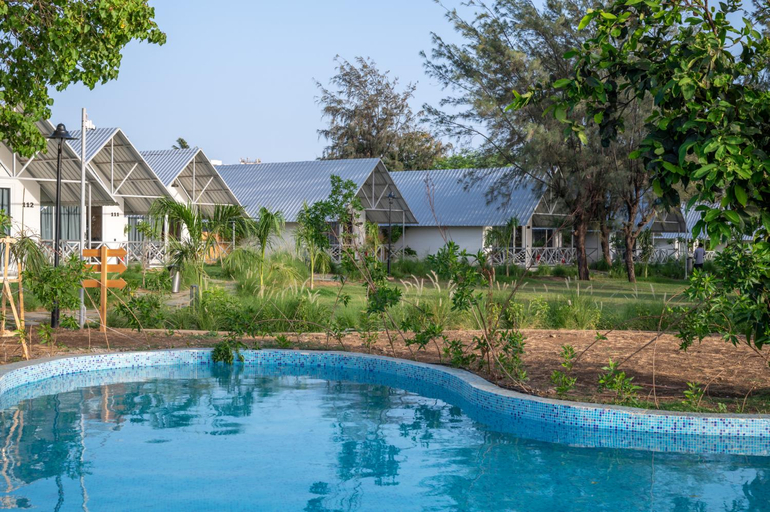 Others 2, Praveg Lighthouse Beach Resort Daman, Daman