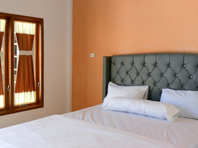 Bedroom 3, RedDoorz @ Sihole Paradise Inn Parbaba, Samosir