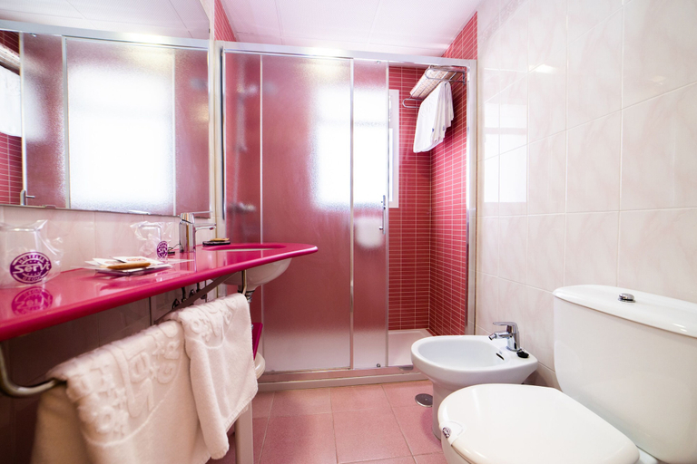Bathroom 5, Hotel Servigroup Calypso, Alicante