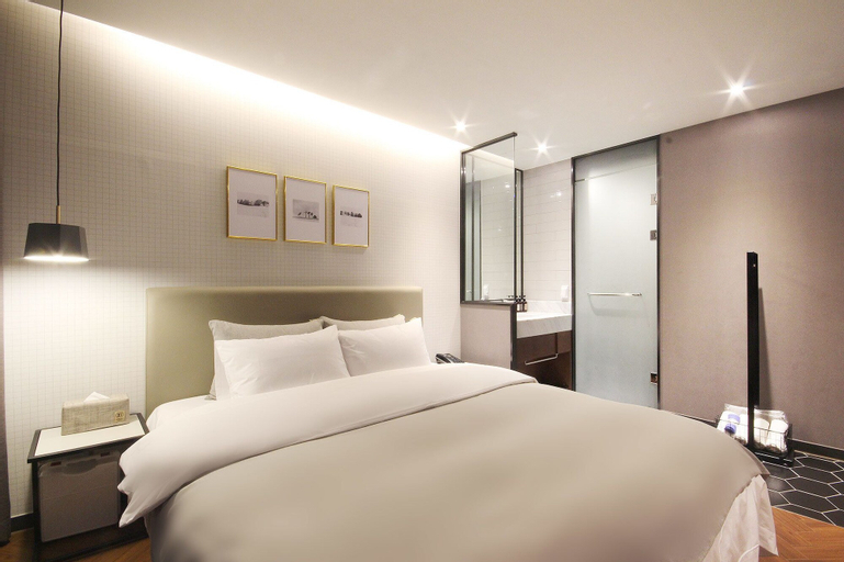 Bedroom 12