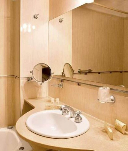 Bathroom 4, Punta del Este Hotel, General Pueyrredón