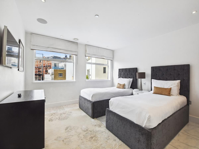 Bedroom 3, Buckingham Palace Residences by Aeria Apartments, London