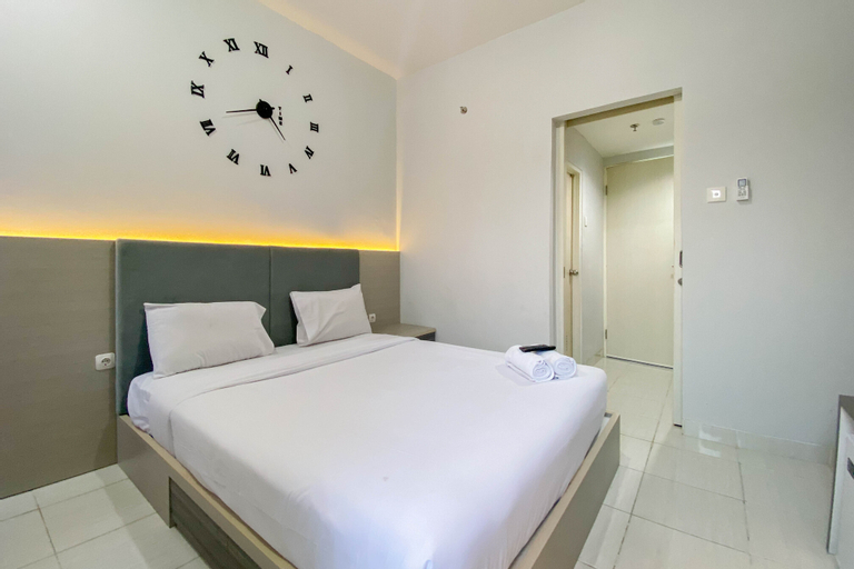 Bedroom 5, Comfortable 1BR without Living Room at Amartha View Apartment By Travelio, Semarang