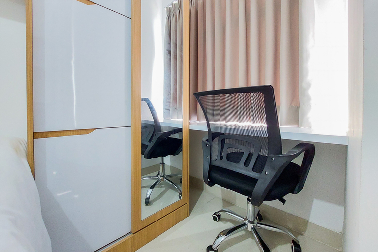 Bedroom 3, Cozy and Nice Studio Apartment at Serpong Garden By Travelio, Tangerang