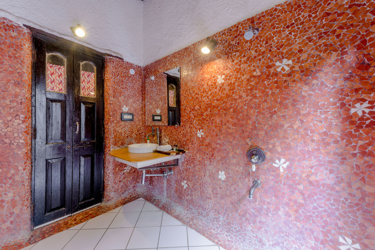 Bathroom 5, Mahua Vann Pench, Seoni