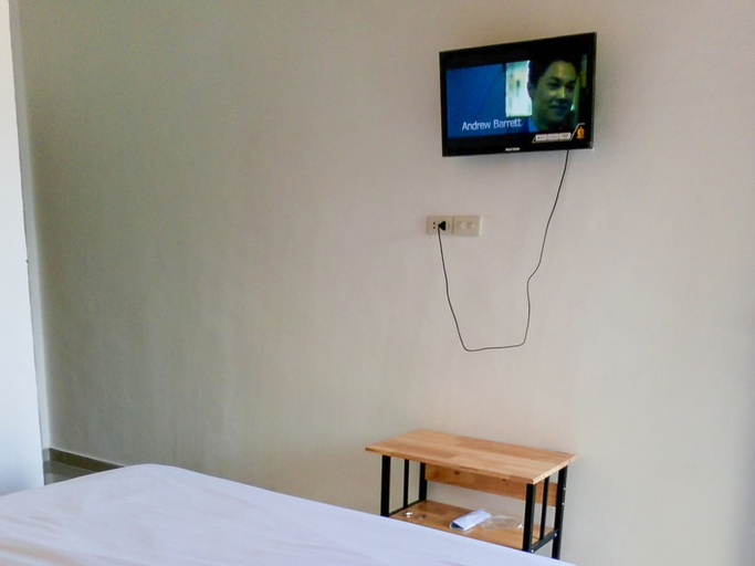 Bedroom 2, RedDoorz @ Sihole Paradise Inn Parbaba, Samosir