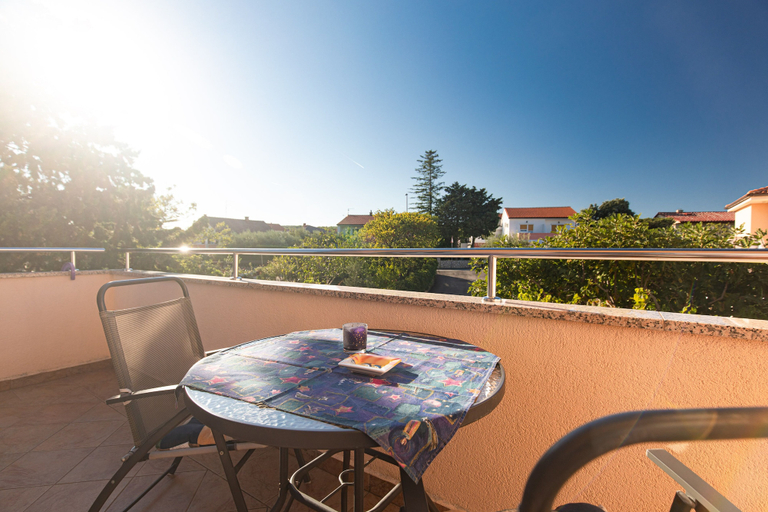 Others 3, 1-bedroom Apartment in Krk - Steps From the Beach!, Krk