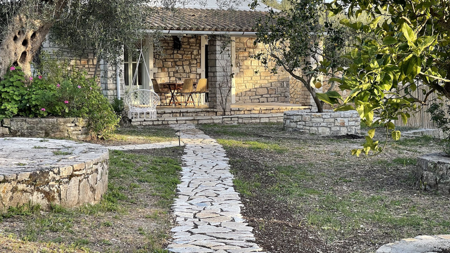 Garden 5, Villa Reggina by Konnect, 1.5km from Gaios, Ionian Islands
