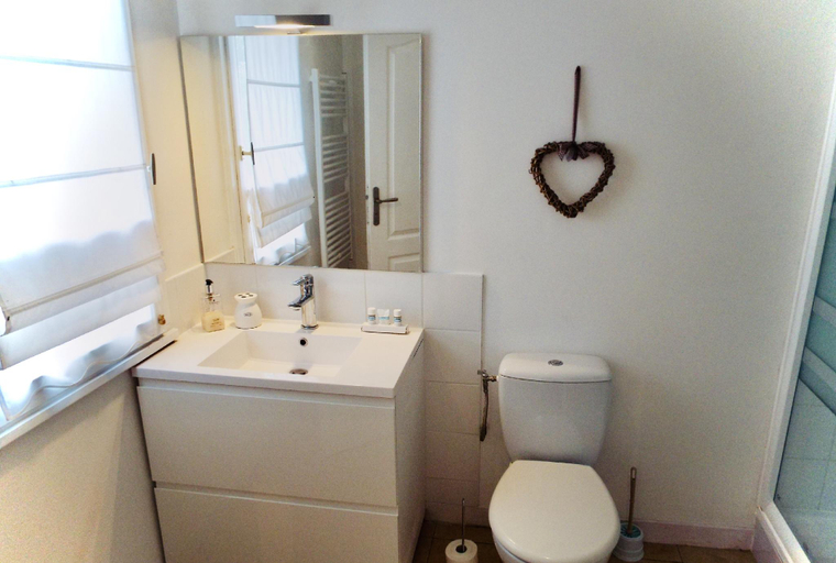Bathroom, Orchard View Gite, Sarthe