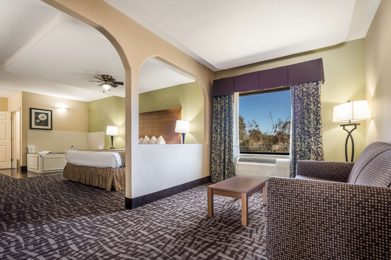 Bedroom 3, SureStay Hotel by Best Western Alice, Jim Wells