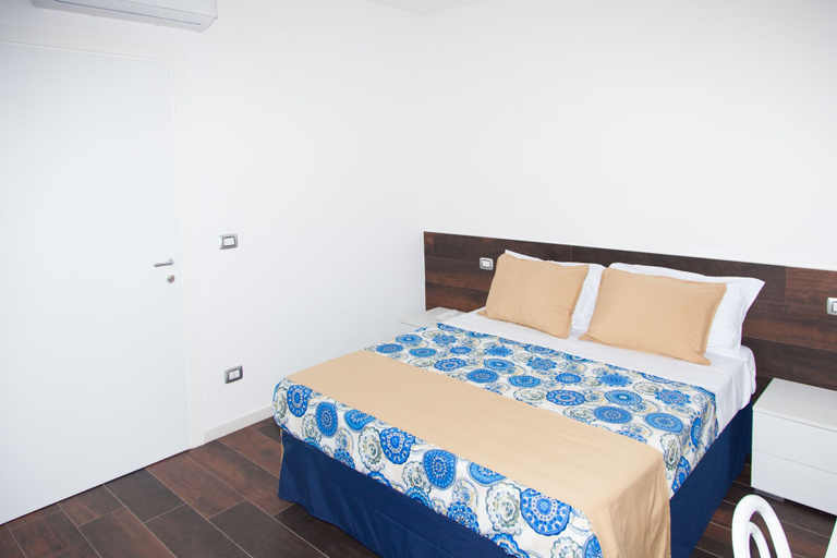 Bedroom 4, Casa Restino B&B, Napoli