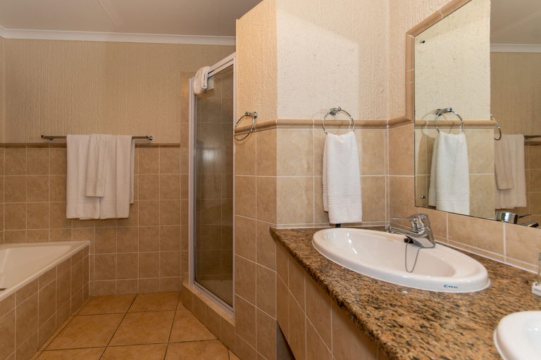 Bathroom 3, Kruger Park Lodge Unit No. 254, Ehlanzeni