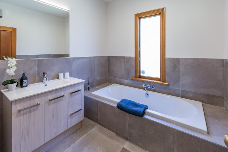 Bathroom 2, Bond Estate Luxury Accommodation, Christchurch