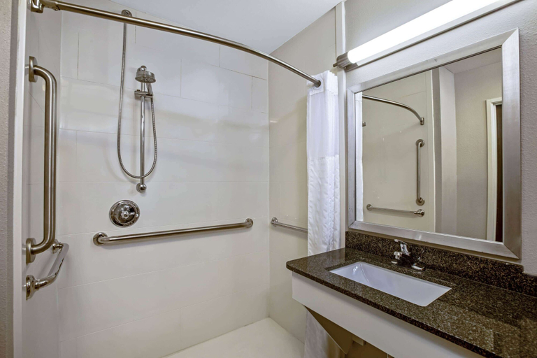 Bathroom 4, La Quinta Inn & Suites by Wyndham Kearney, Buffalo