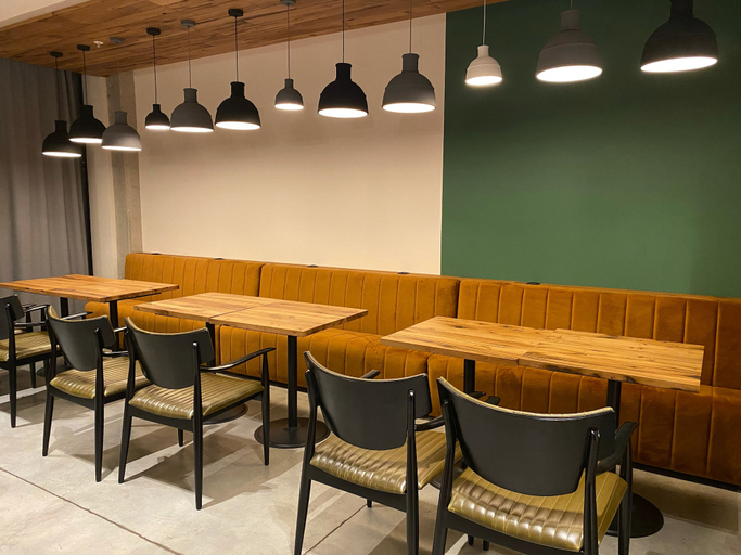 Food & Drinks 5, Step inn, Kazbegi