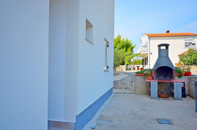 Exterior & Views 2, Apartments Mila Family With Pool, Vodice