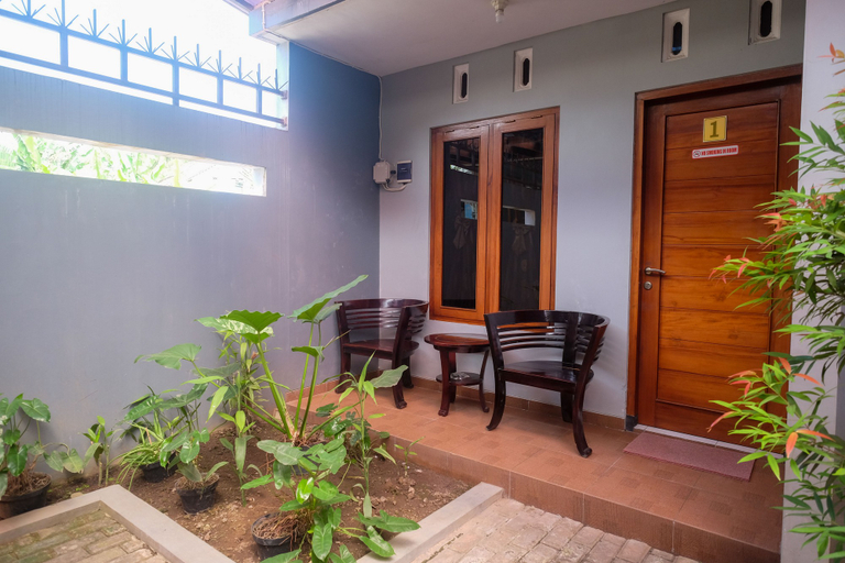 Others 5, RedDoorz @ Griya Bougenville Magelang, Magelang
