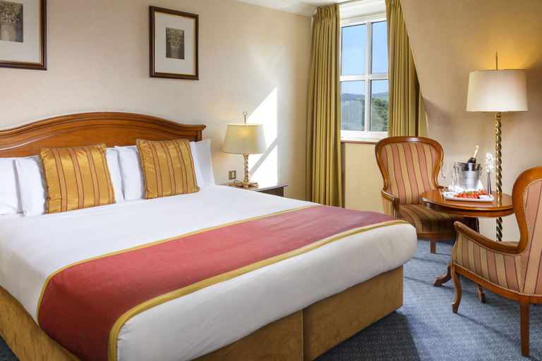 Bedroom 3, Killarney Avenue Hotel