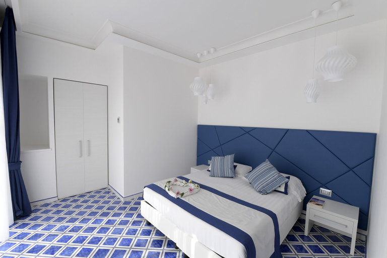 Bedroom 4, Palazzo San Giovanni, Salerno
