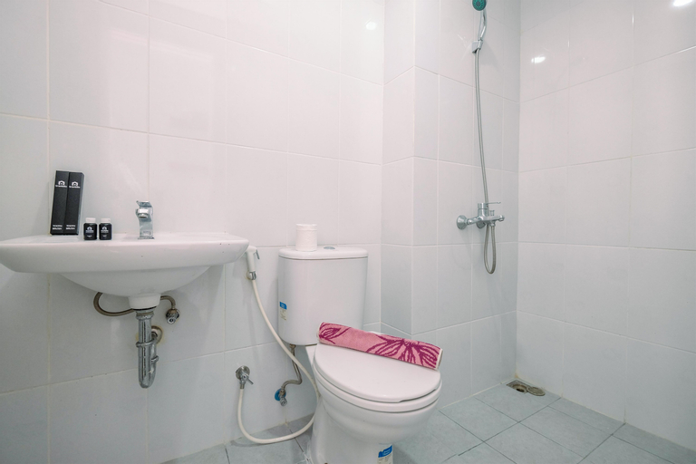 Bedroom 5, Cozy Stay Studio Patraland Urbano Apartment By Travelio, Bekasi