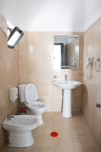 Bathroom 4, Vila Sanremo, Tiranës