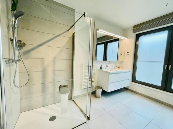 Bedroom 2, Luxury 3 bedrooms- Terrace and Parking, Luxembourg
