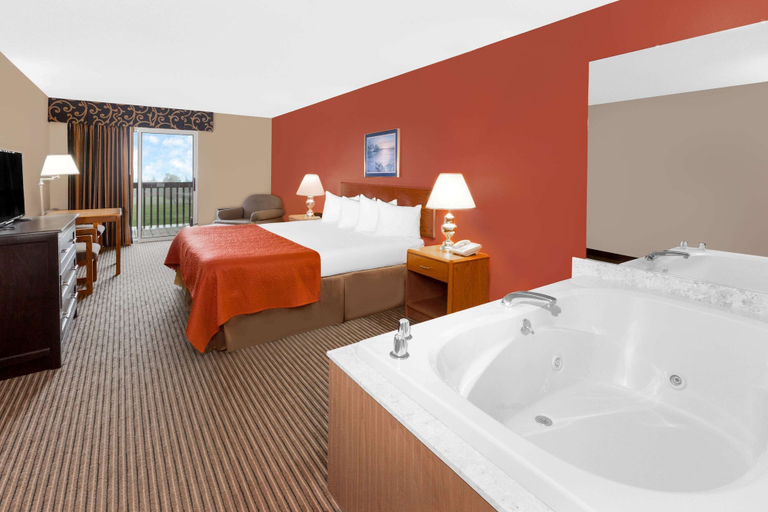Bathroom 4, Super 8 by Wyndham St. Ignace, Mackinac