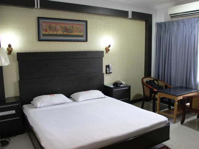 Bedroom 5, Ramyas Hotels , Tiruchirappalli