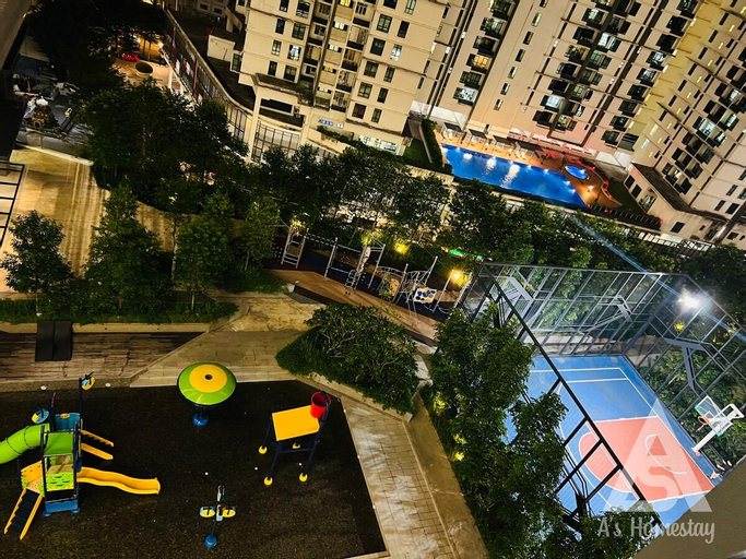 Exterior & Views 28