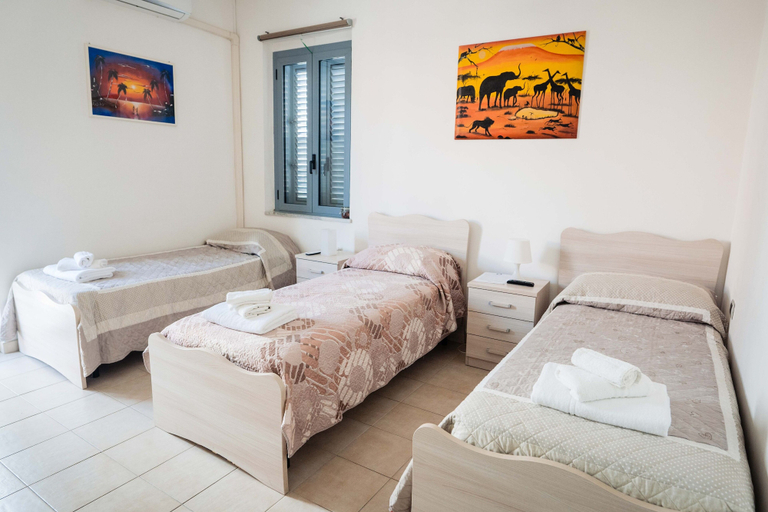 Bedroom 4, B&B DELL'INFOPOINT, Salerno