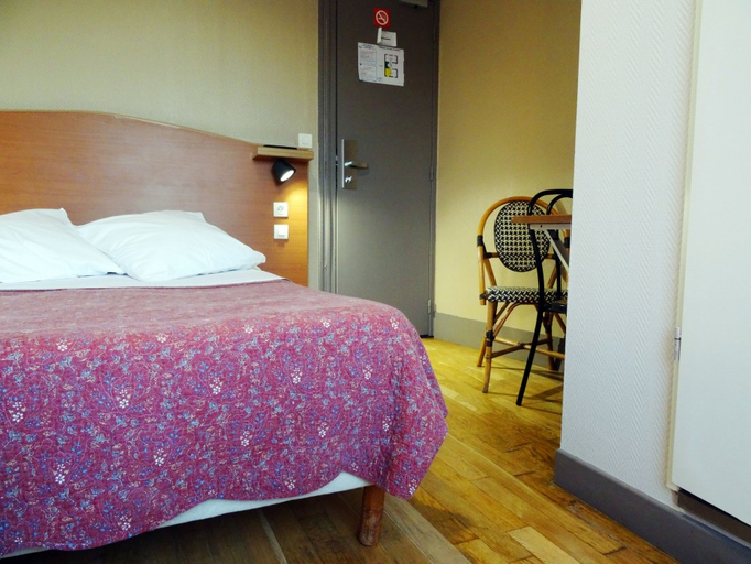 Bedroom 4, Hotel Ermitage, Paris