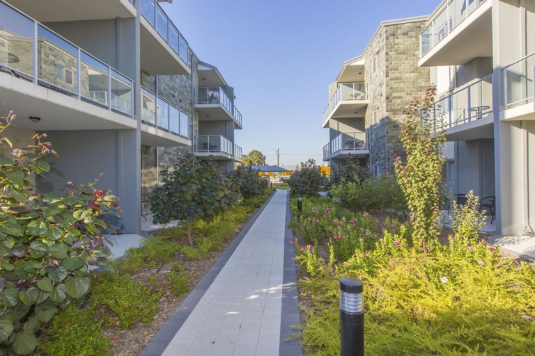 Exterior & Views 1, Airport Apartments by VetroBlu, Belmont