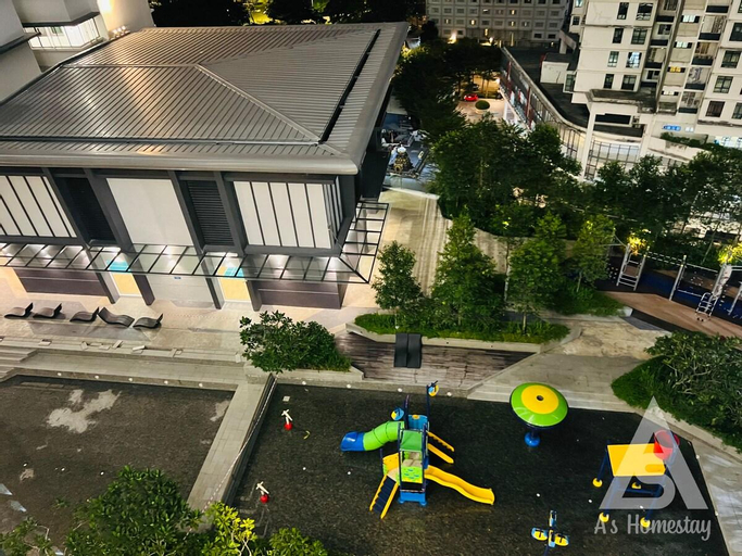 Exterior & Views 29