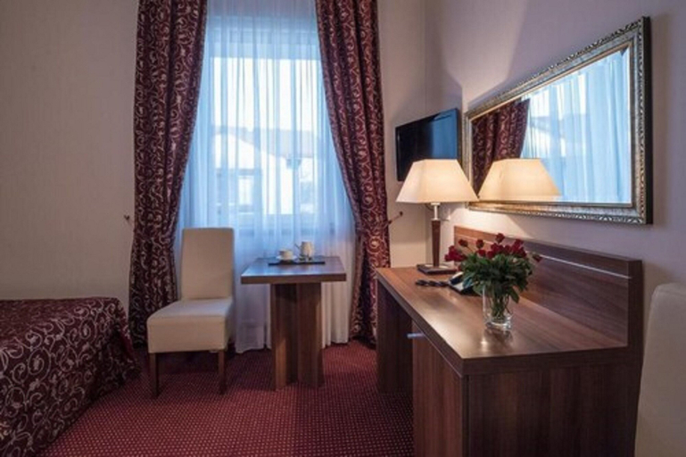 Bedroom 4, Jasek Premium Hotel Wrocław, Trzebnica
