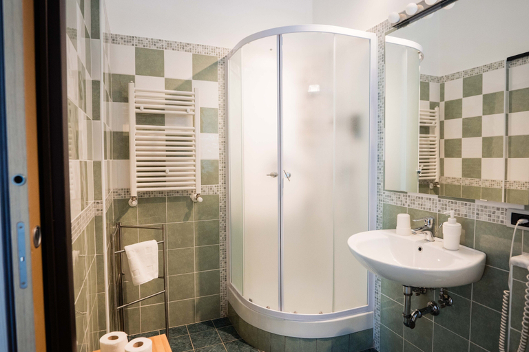 Bathroom 5, B&B DELL'INFOPOINT, Salerno