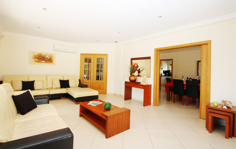 Others 5, Villa Anna, Albufeira