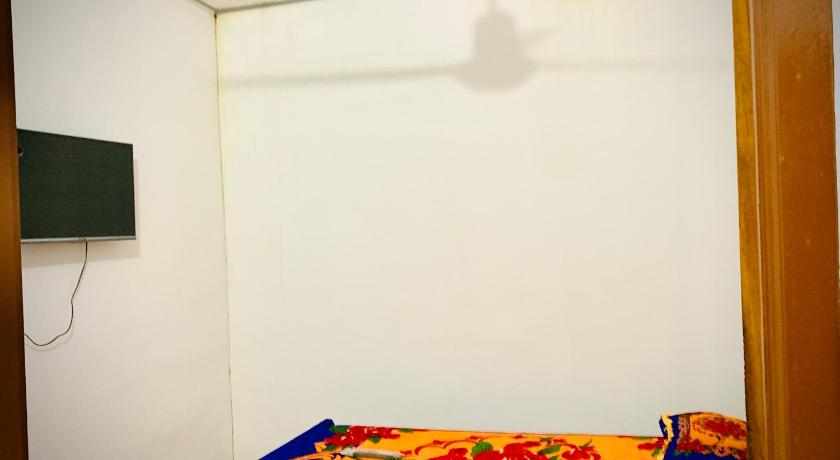 Bedroom 2, Mathu rest house, Valikamam East