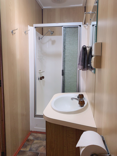 Bathroom 3, Colac Otway Caravan & Cabin Park, Colac-Otway - North