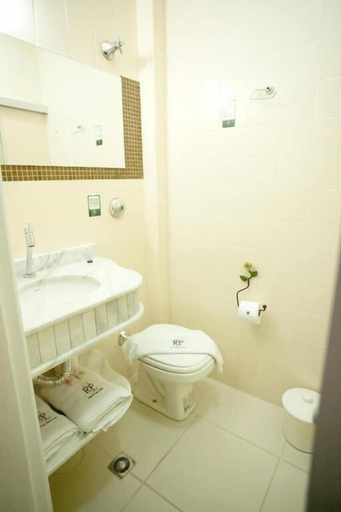 Bathroom 3, Hotel Royal Plaza, Apucarana