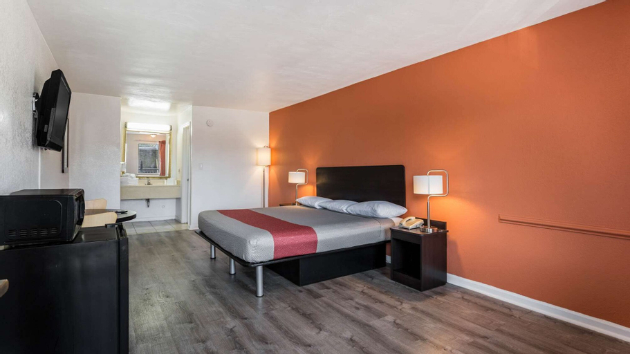 Bedroom 9