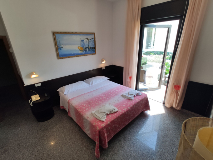 Bedroom 4, Hotel Memory, Rimini